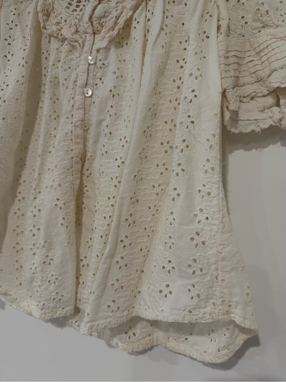 Love the Label • Eyelet Top - Picture 6 of 8